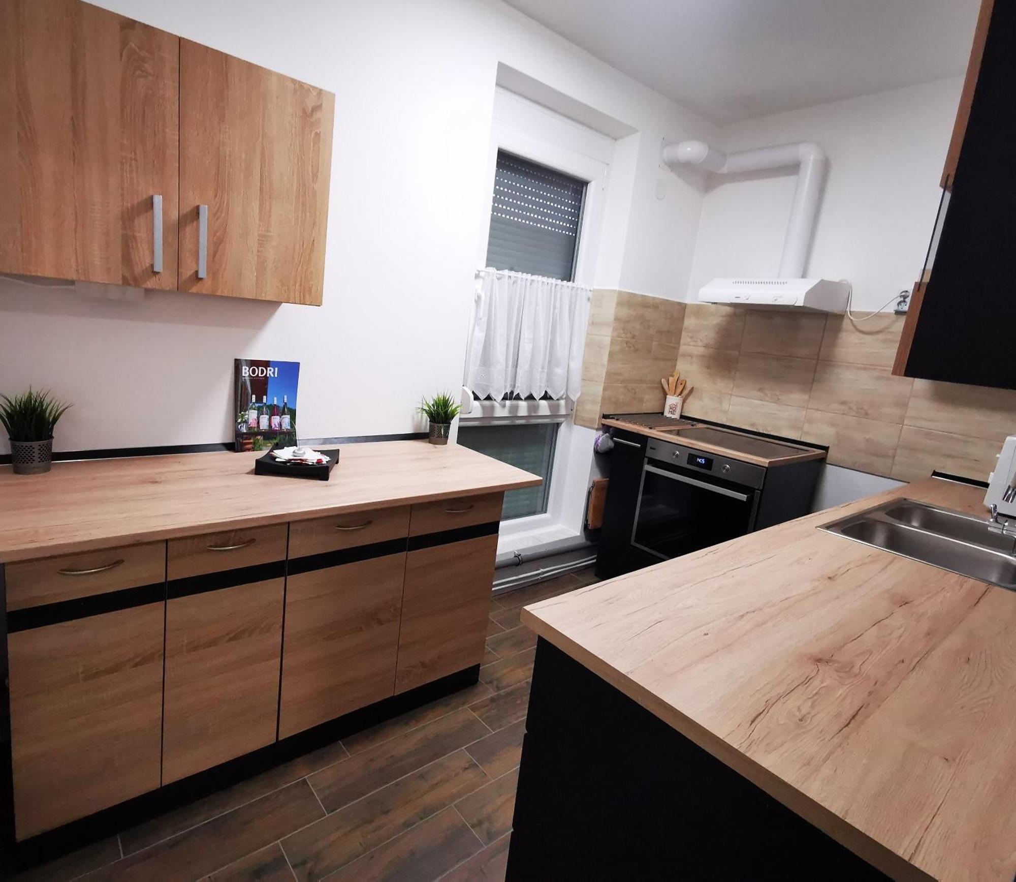 Central Park Apartman Szekszárd Eksteriør billede