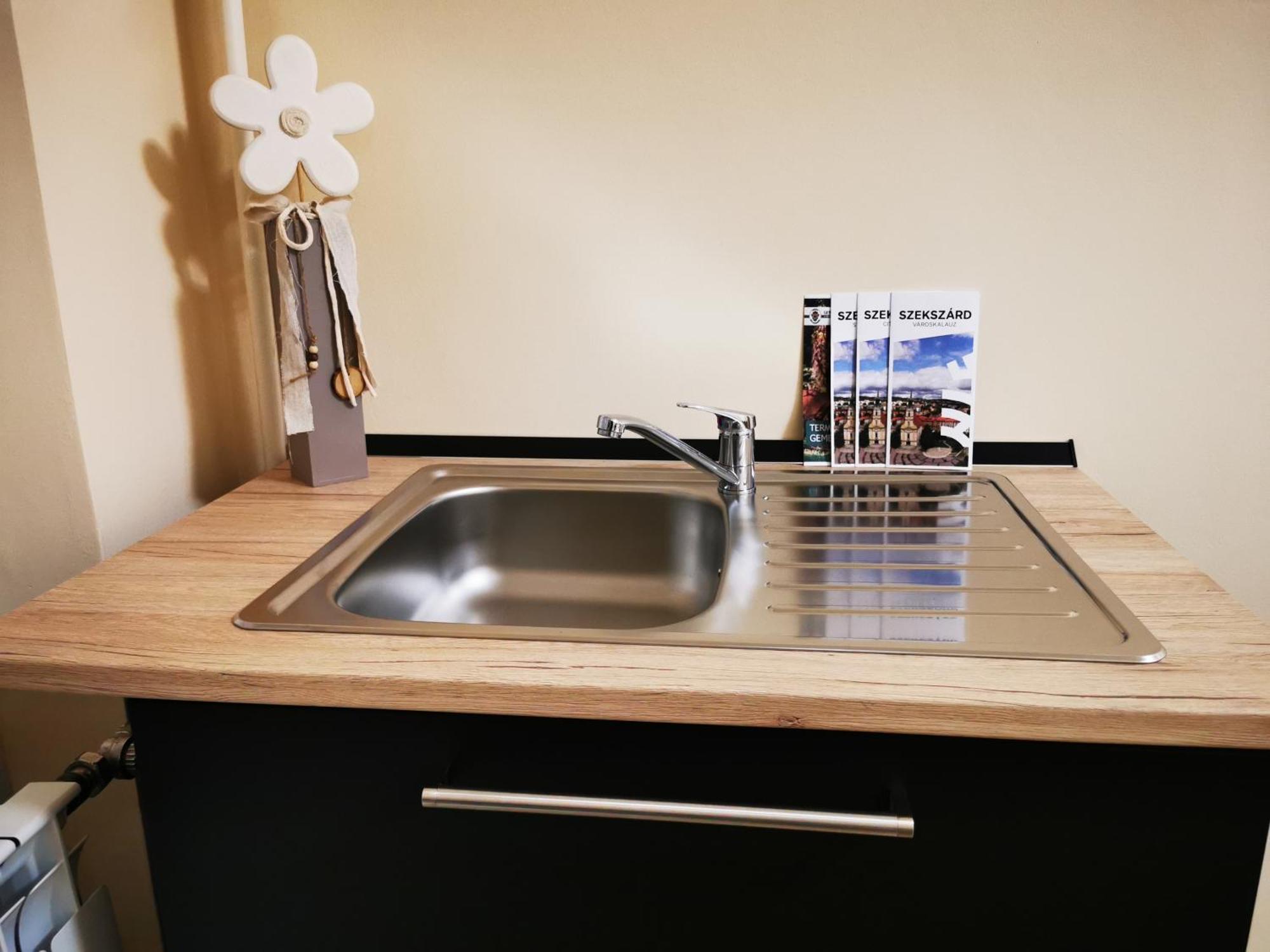 Central Park Apartman Szekszárd Eksteriør billede